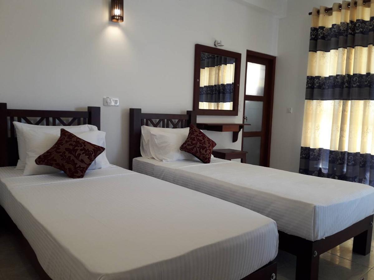 Hikka Regent Hotel Hikkaduwa Exterior foto