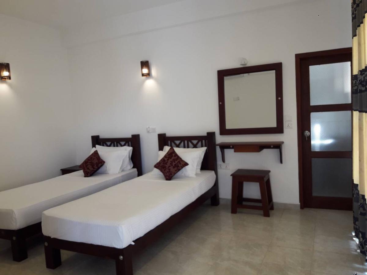 Hikka Regent Hotel Hikkaduwa Exterior foto
